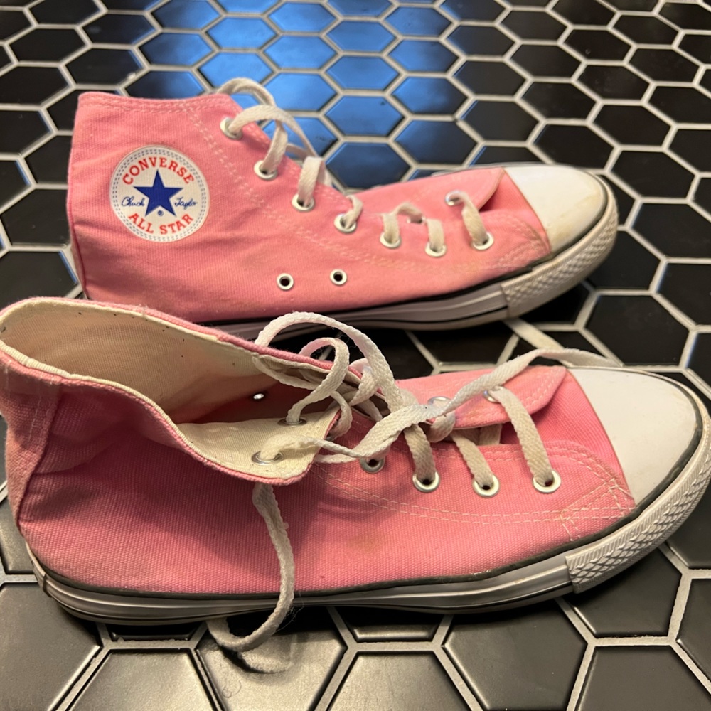 Pink high top converse size 9